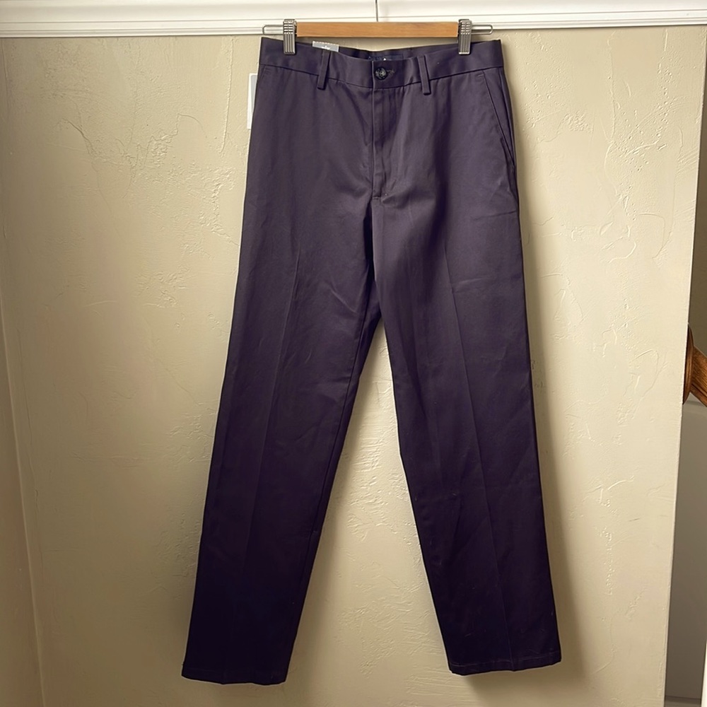 NWT DOCKERS MEN'S SIGNATURE KHAKI PANTS CLASSIC FIT FLAT FRONT DEEP GRAY